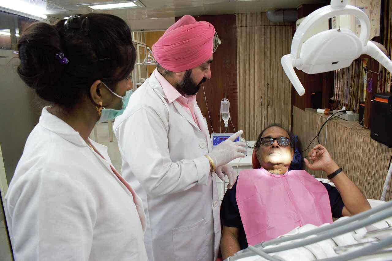 Best Dental Clinic in Noida, Top Dentist in Noida